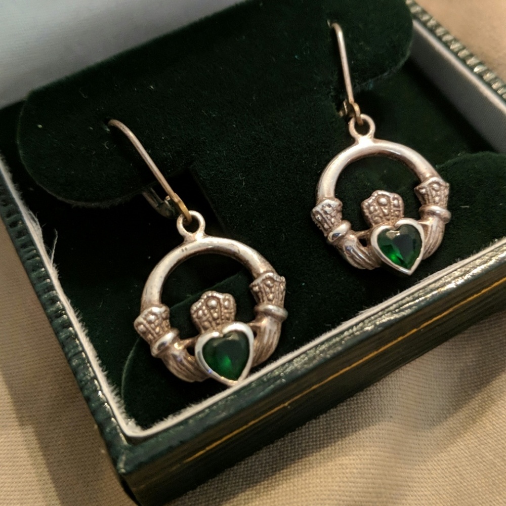 ⚡💯% Sterling & Emerald Claddagh Earrings